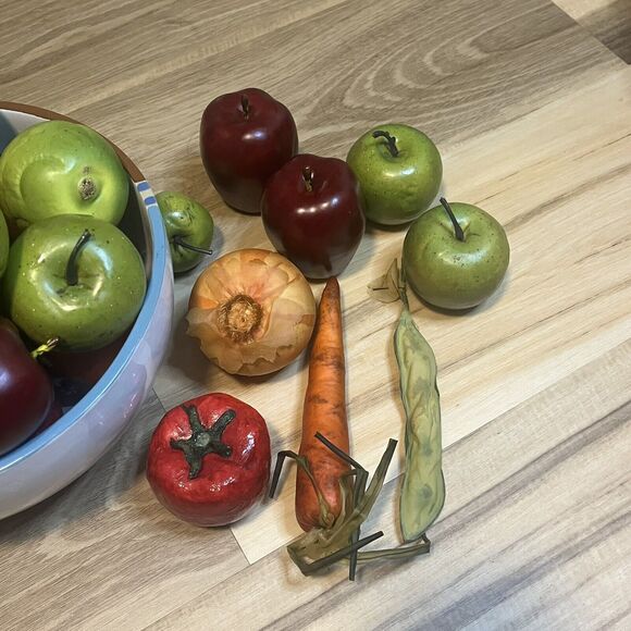 Vtg Fake Fruits And Vegetables 28 Pieces Lifelike Artificial Home Decor - Picture 3 of 4